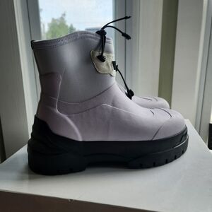 Moncler x 1017 ALYX 9SM boots size 43 BNWB with small defect